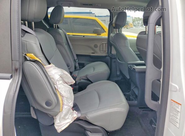 5TDYSKFC7PS076316 2023 TOYOTA SIENNA White Widok wnętrza z tyłu