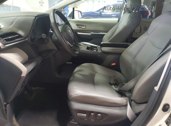 5TDYSKFC7PS079216 2023 TOYOTA SIENNA White Вид салону спереду