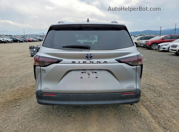 5TDYSKFC7PS087574 2023 TOYOTA SIENNA Silver Вид ззаду