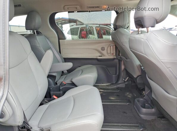 5TDYSKFC7PS087574 2023 TOYOTA SIENNA Silver Вид задньої частини салону