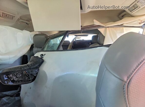 5TDYSKFC7TS234664 2026 TOYOTA SIENNA White Հետևի նստատեղերի տեսք