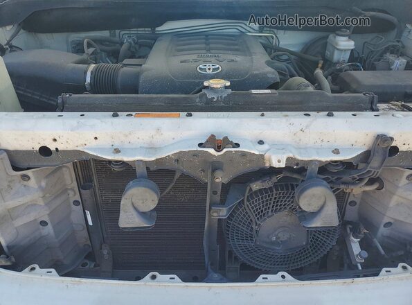 5TDYY5G15HS067662 2017 TOYOTA SEQUOIA Белый Вид подкапотного пространства