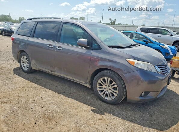 5TDYZ3DC0HS773946 2017 TOYOTA SIENNA Gray Vista trasera