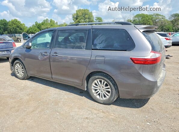 5TDYZ3DC0HS773946 2017 TOYOTA SIENNA Gray Trasero derecho