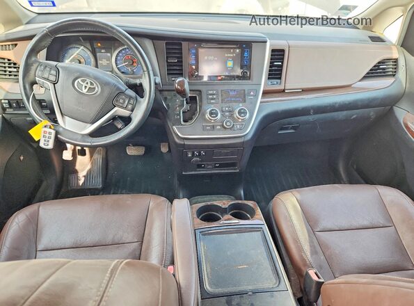 5TDYZ3DC0HS779455 2017 TOYOTA SIENNA Черный Вид панели приборов