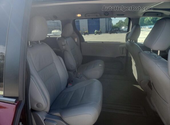 5TDYZ3DC0JS906730 2018 TOYOTA SIENNA Burgundy Rear interior view