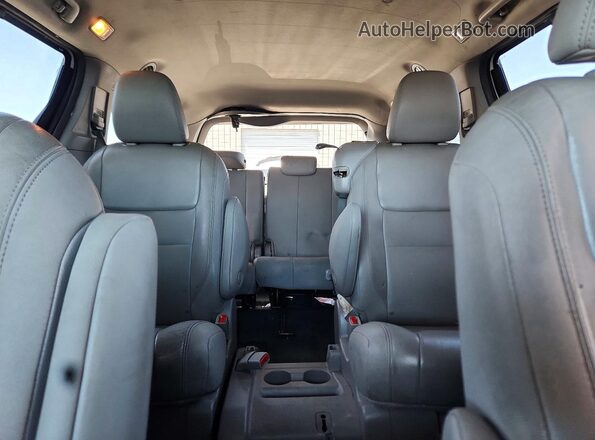 5TDYZ3DC0JS932776 2018 TOYOTA SIENNA White Rear seats view