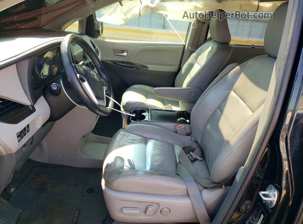 5TDYZ3DC1HS826525 2017 TOYOTA SIENNA Черный Вид салона спереди