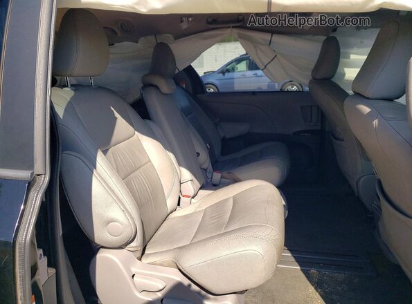 5TDYZ3DC1HS826525 2017 TOYOTA SIENNA Черный Вид задней части салона