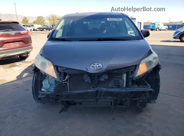 5TDYZ3DC1HS857578 2017 TOYOTA SIENNA Серый Вид спереди