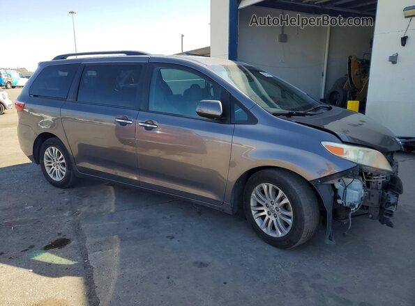 5TDYZ3DC1HS857578 2017 TOYOTA SIENNA Серый Передняя правая четверть