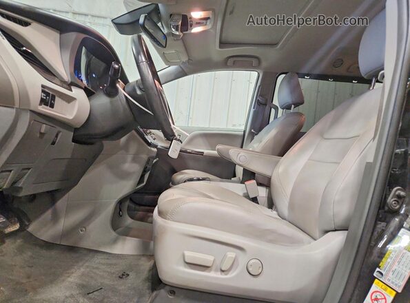 5TDYZ3DC1JS934360 2018 TOYOTA SIENNA Черный Вид салона спереди
