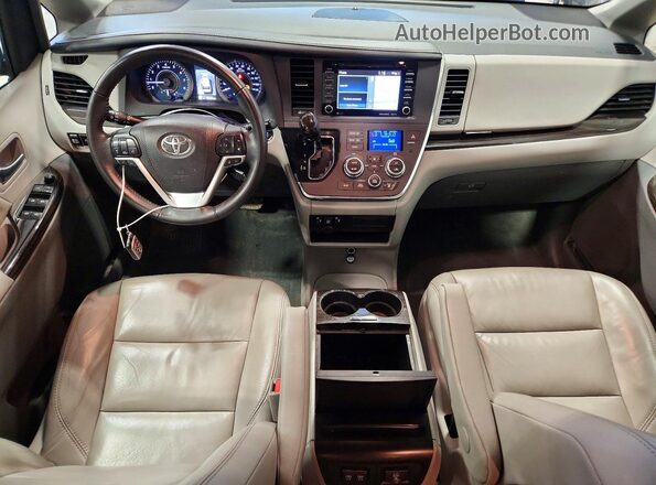 5TDYZ3DC1JS934360 2018 TOYOTA SIENNA Черный Вид панели приборов