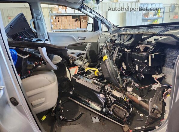 5TDYZ3DC1LS050356 2020 TOYOTA SIENNA Silver VIN კოდის სტიკერის ხედი