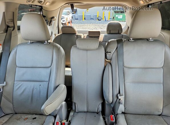 5TDYZ3DC2HS794183 2017 TOYOTA SIENNA Black Հետևի նստատեղերի տեսք
