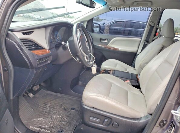 5TDYZ3DC2HS821771 2017 TOYOTA SIENNA Серый Вид салона спереди