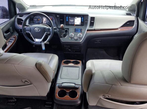 5TDYZ3DC2HS821771 2017 TOYOTA SIENNA Серый Вид панели приборов