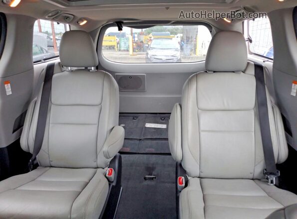 5TDYZ3DC2HS821771 2017 TOYOTA SIENNA Серый Вид задних сидений