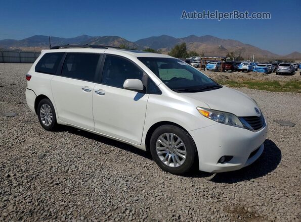 5TDYZ3DC2HS889388 2017 TOYOTA SIENNA Белый Передняя правая четверть