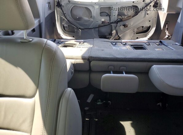 5TDYZ3DC2HS889388 2017 TOYOTA SIENNA Белый Вид задних сидений