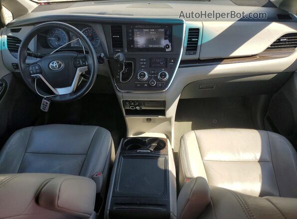 5TDYZ3DC2HS889388 2017 TOYOTA SIENNA Белый Вид панели приборов