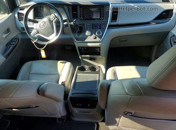 5TDYZ3DC2JS960353 2018 TOYOTA SIENNA Gray Widok deski rozdzielczej