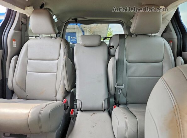 5TDYZ3DC3LS026284 2020 TOYOTA SIENNA Gray Հետևի նստատեղերի տեսք