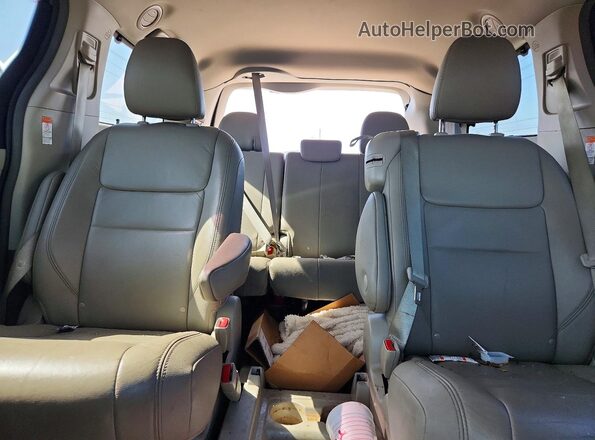 5TDYZ3DC4JS903524 2018 TOYOTA SIENNA Коричневый Вид задних сидений