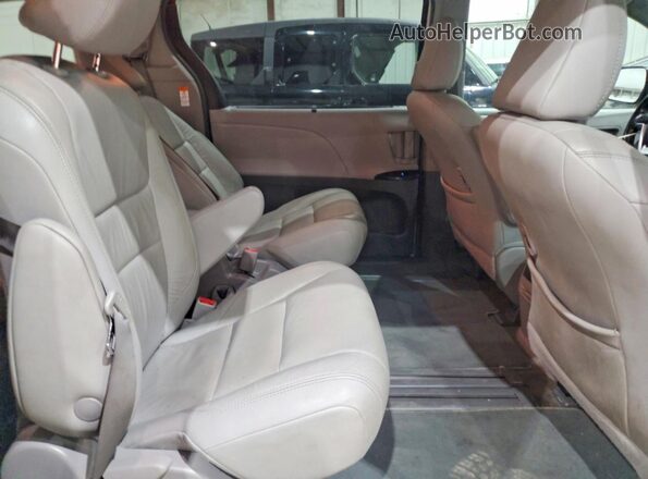 5TDYZ3DC4JS946678 2018 TOYOTA SIENNA White უკანა სალონის ხედი