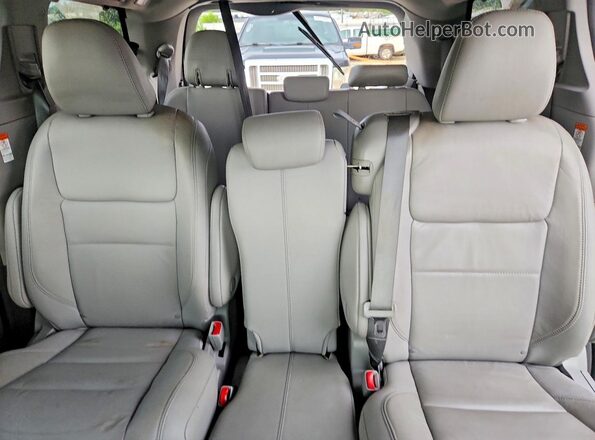 5TDYZ3DC4JS958877 2018 TOYOTA SIENNA Gray Vista de los asientos traseros