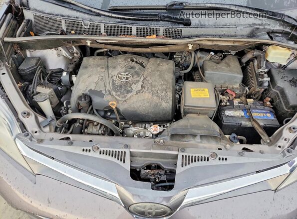 5TDYZ3DC4JS958877 2018 TOYOTA SIENNA Gray Vista del compartimento del motor