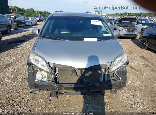 5TDYZ3DC4KS983988 2019 TOYOTA SIENNA Silver Вид щитка приладів