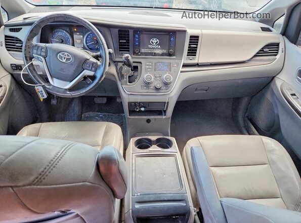 5TDYZ3DC5HS768192 2017 TOYOTA SIENNA Black Widok deski rozdzielczej