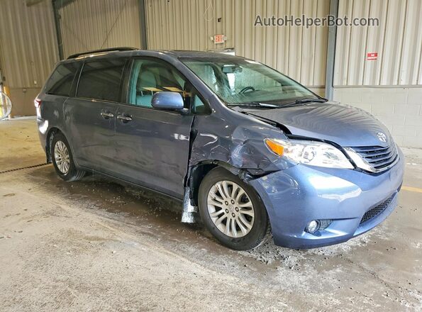 5TDYZ3DC5HS772887 2017 TOYOTA SIENNA Blue Передня права чверть