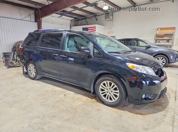 5TDYZ3DC5HS853467 2017 TOYOTA SIENNA Black Front right