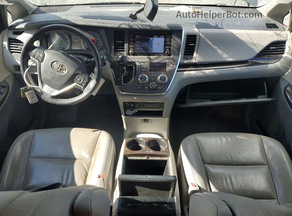 5TDYZ3DC5JS908196 2018 TOYOTA SIENNA Серый Вид панели приборов