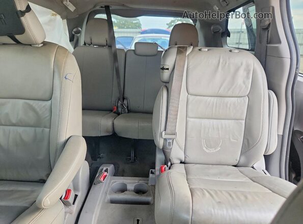 5TDYZ3DC5JS929968 2018 TOYOTA SIENNA Gray Widok tylnych siedzeń