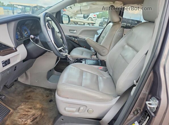 5TDYZ3DC5JS929968 2018 TOYOTA SIENNA Gray Widok wnętrza z przodu