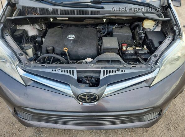 5TDYZ3DC5JS929968 2018 TOYOTA SIENNA Gray Widok komory silnika