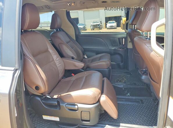 5TDYZ3DC5JS931106 2018 TOYOTA SIENNA Угольный Вид задних сидений