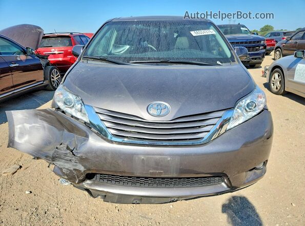 5TDYZ3DC7HS843345 2017 TOYOTA SIENNA Gray Dashboard view