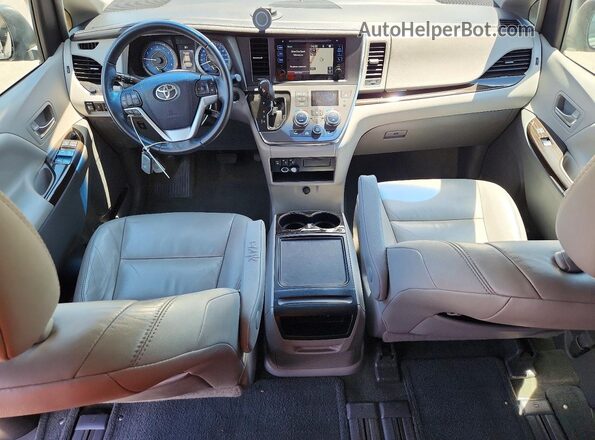 5TDYZ3DC7HS878676 2017 TOYOTA SIENNA Угольный Вид панели приборов