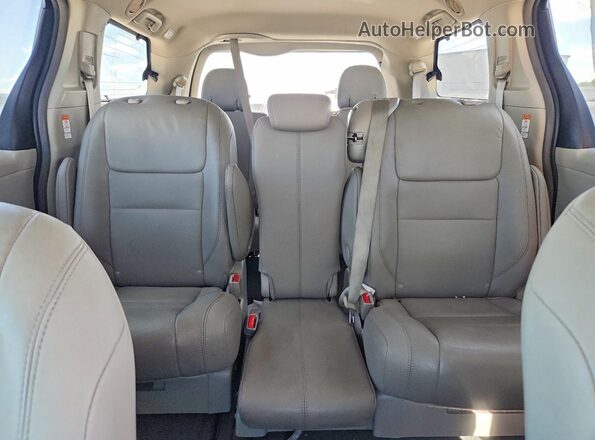 5TDYZ3DC8HS845685 2017 TOYOTA SIENNA Black უკანა სავარძლების ხედი