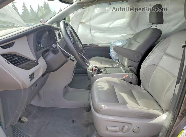 5TDYZ3DC8JS933478 2018 TOYOTA SIENNA Gray Widok wnętrza z przodu