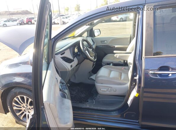 5TDYZ3DC8KS995352 2019 TOYOTA SIENNA Blue Widok wnętrza z przodu