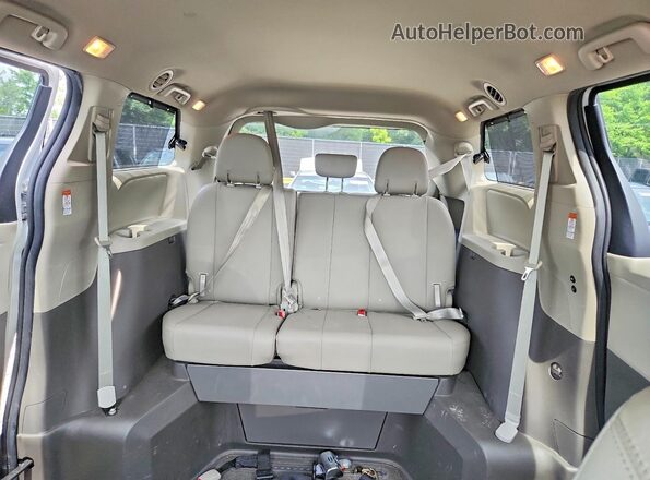 5TDYZ3DC8LS065906 2020 TOYOTA SIENNA White Widok tylnych siedzeń