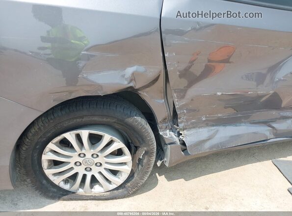 5TDYZ3DC9HS853035 2017 TOYOTA SIENNA Gray 