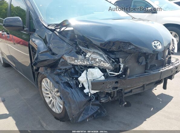 5TDYZ3DC9HS864049 2017 TOYOTA SIENNA Black Front view
