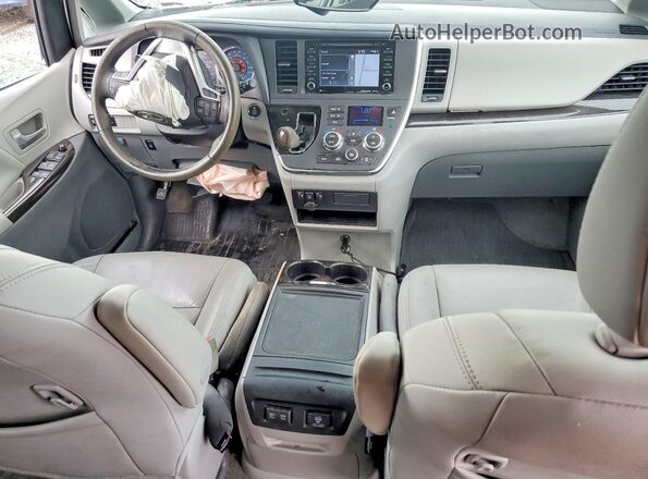 5TDYZ3DCXJS945700 2018 TOYOTA SIENNA Белый Вид панели приборов
