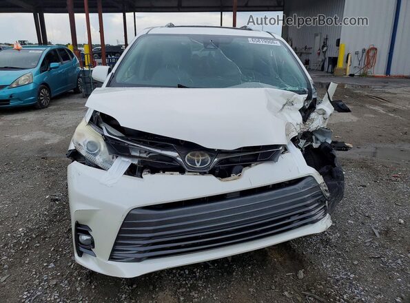 5TDYZ3DCXJS945700 2018 TOYOTA SIENNA Белый Вид спереди